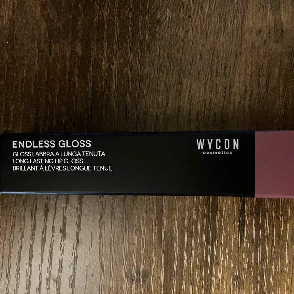 Wycon Cosmetics Endless Gloss Lip Gloss #18 Queen. B. NWT